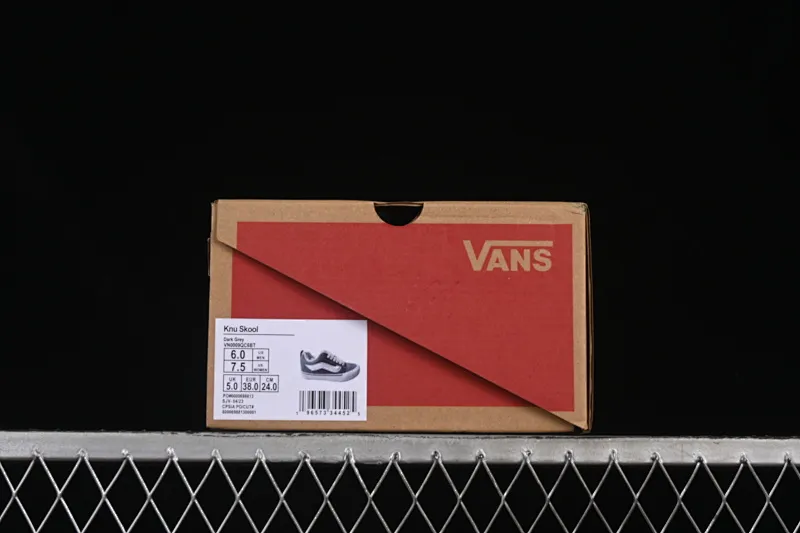 All categories Vans Vans series Vans Low Vans low-top Vans Knu Skool Vans low-top retro casual fat bread shoes VN0009QC6BT